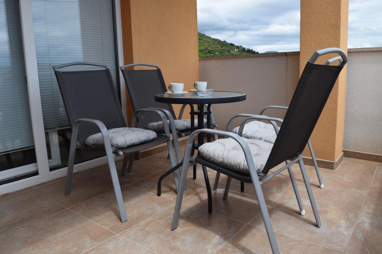 Apartmani Barisic Trogir Ngoại thất bức ảnh
