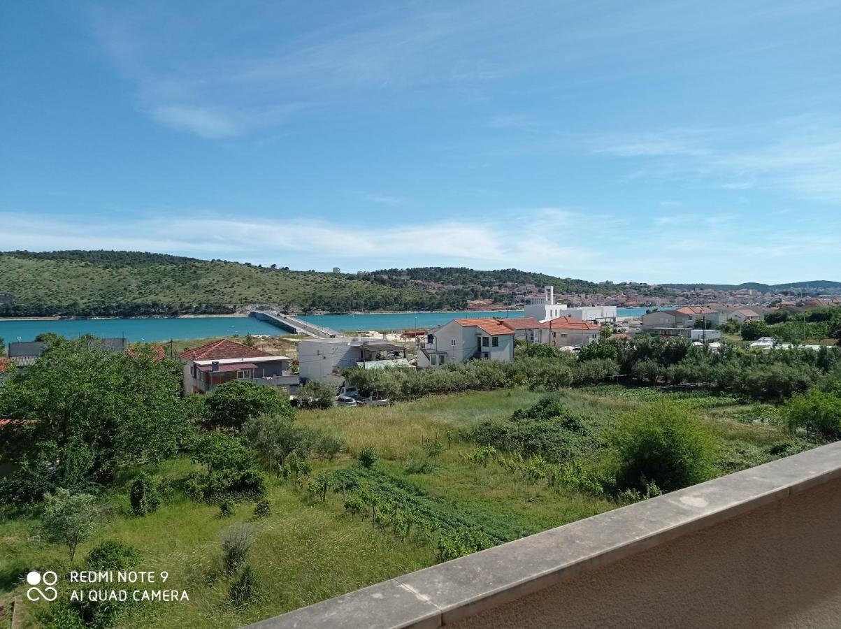 Apartmani Barisic Trogir Ngoại thất bức ảnh