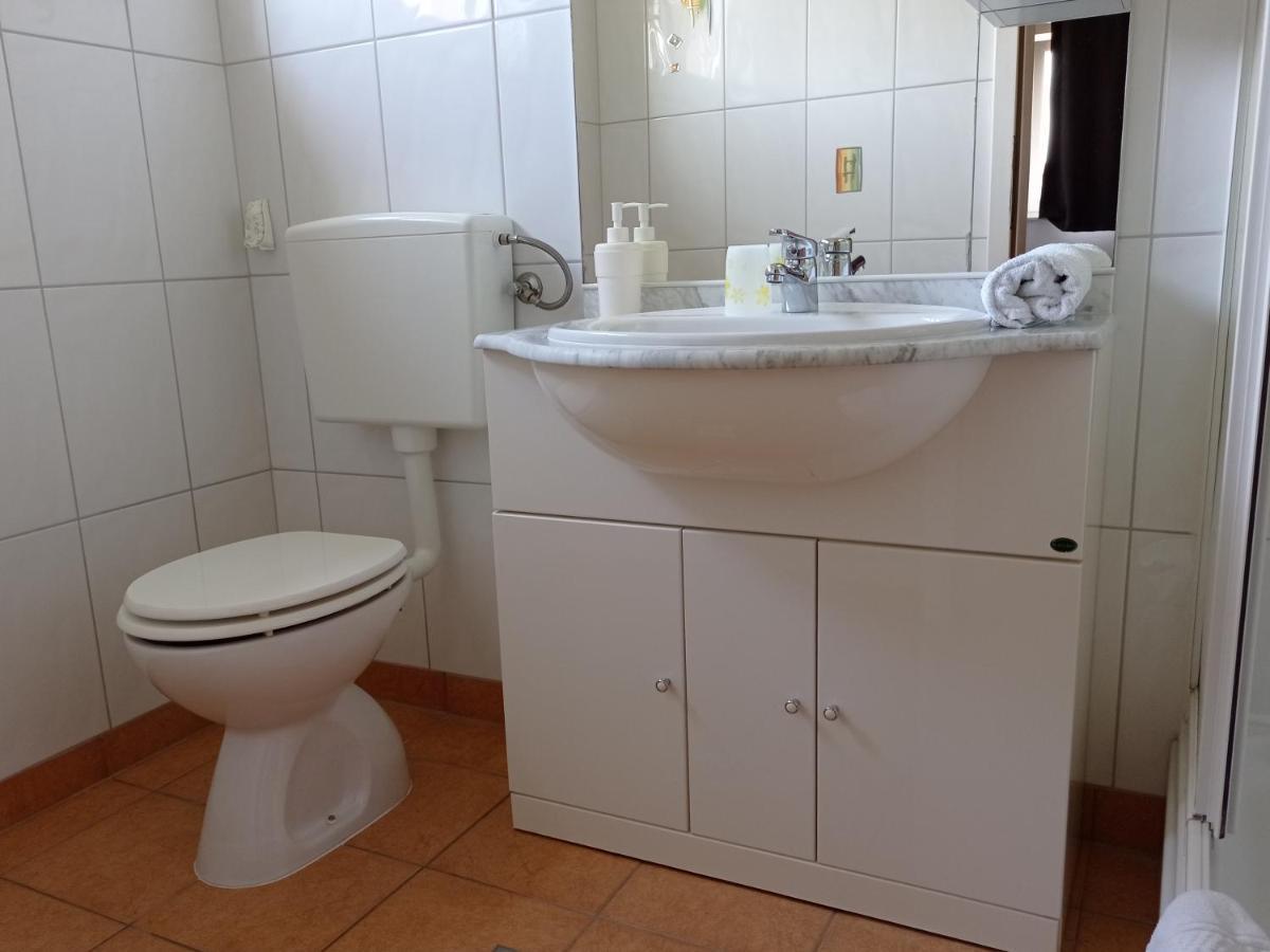 Apartmani Barisic Trogir Ngoại thất bức ảnh