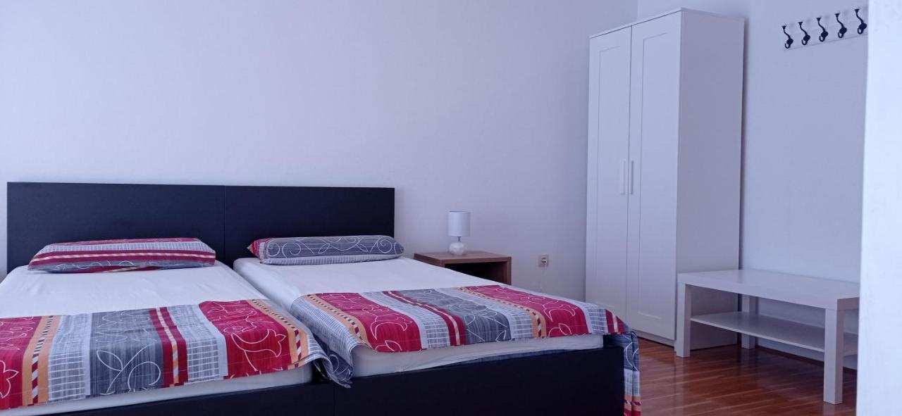 Apartmani Barisic Trogir Ngoại thất bức ảnh