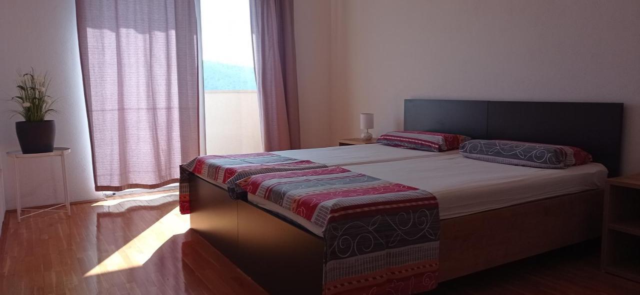 Apartmani Barisic Trogir Ngoại thất bức ảnh