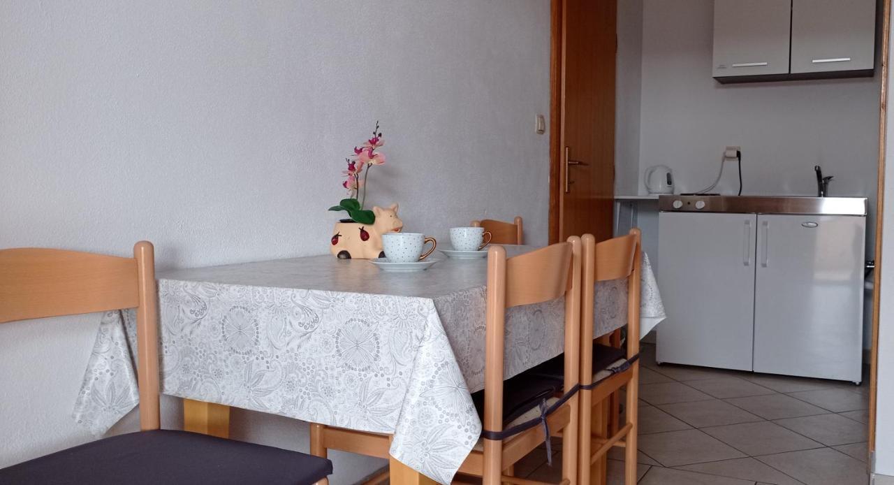 Apartmani Barisic Trogir Ngoại thất bức ảnh