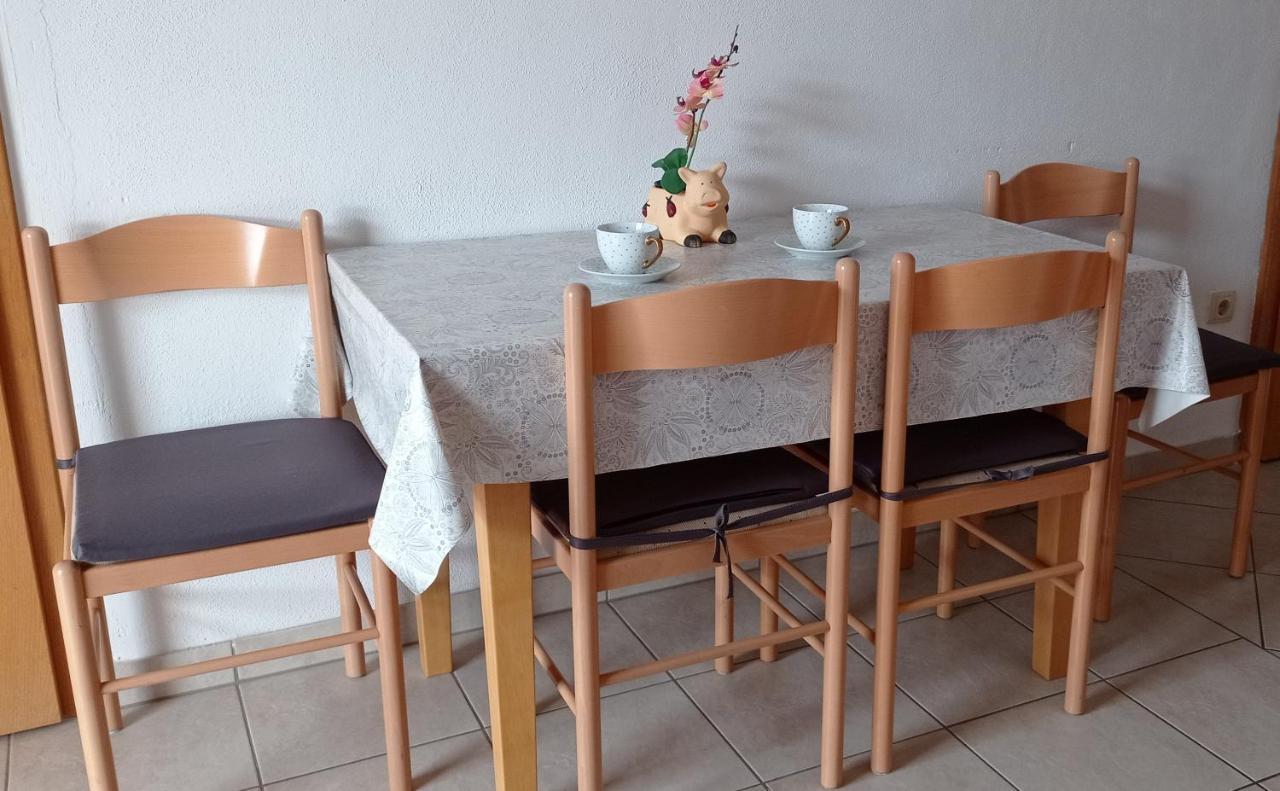 Apartmani Barisic Trogir Ngoại thất bức ảnh