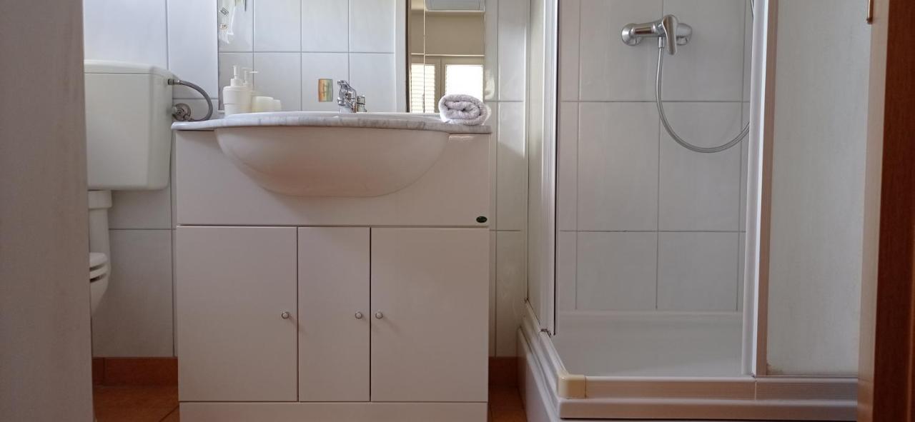 Apartmani Barisic Trogir Ngoại thất bức ảnh